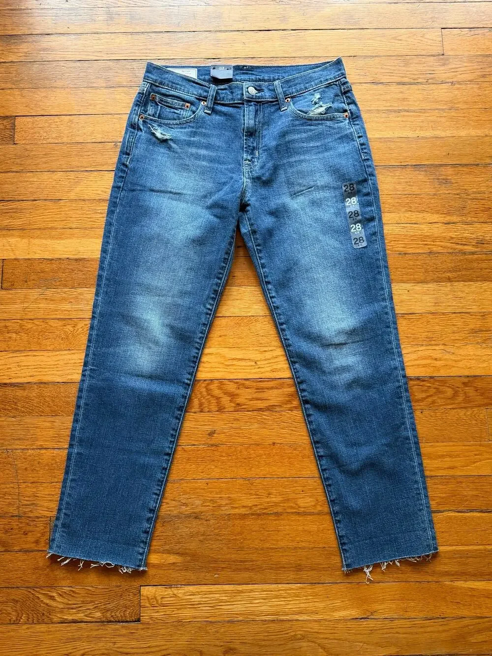 GAP ‘Girlfriend Mid Rise’ Jeans Womens sz 28/6R (NWT)